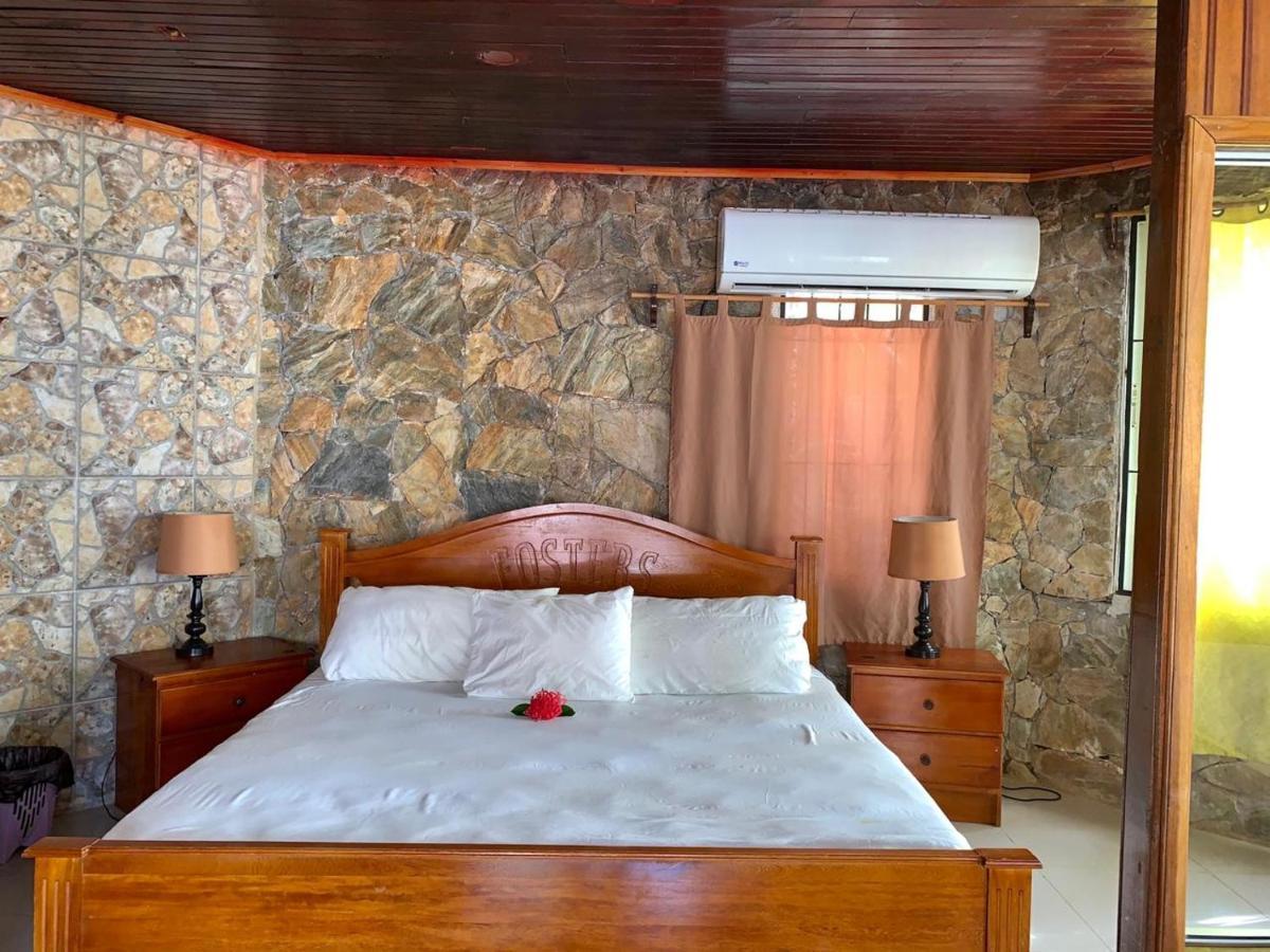 Fosters West Bay Resort Екстер'єр фото