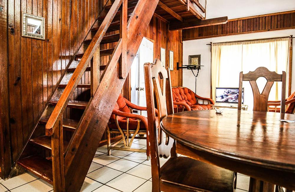 Fosters West Bay Resort Екстер'єр фото
