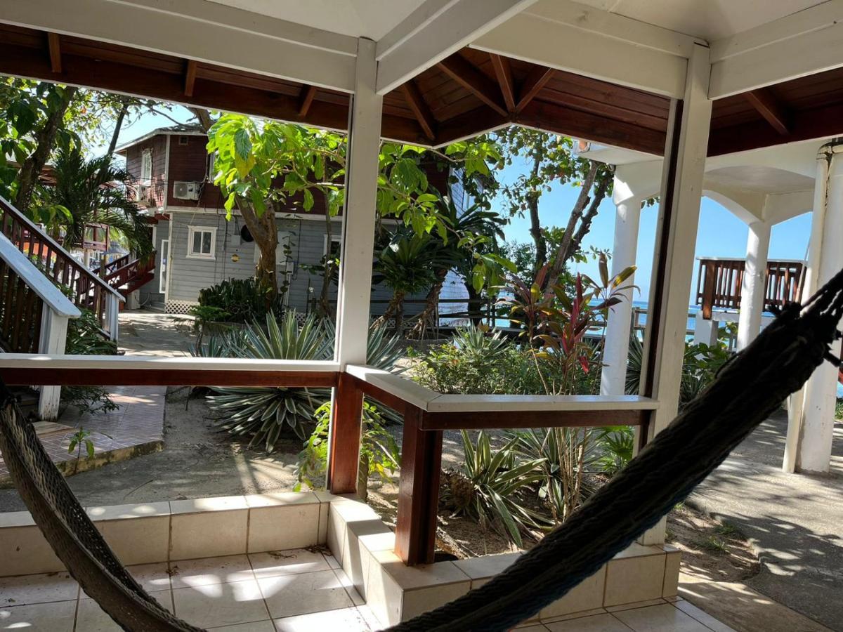 Fosters West Bay Resort Екстер'єр фото