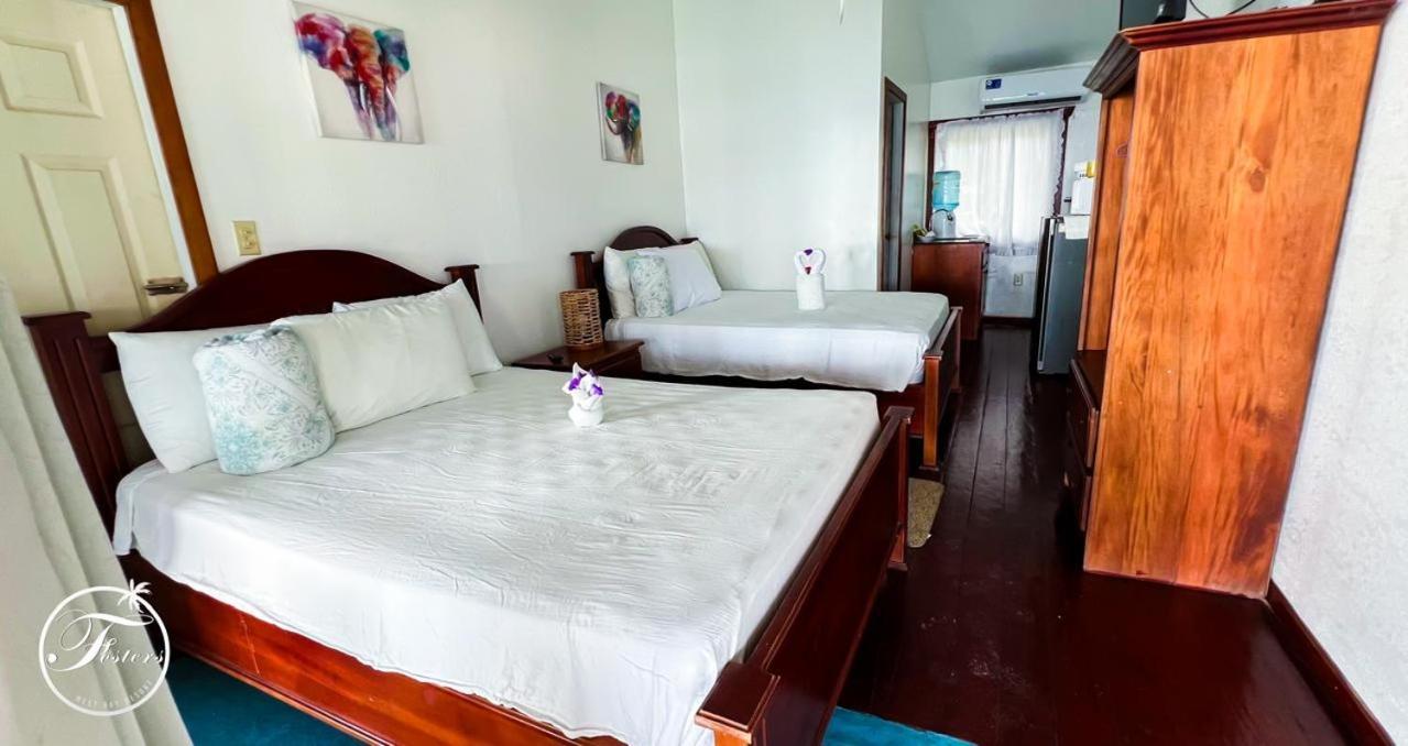 Fosters West Bay Resort Екстер'єр фото